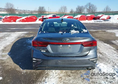 2020 Kia Forte Lxs z USA, uszkodzony, nr VIN 3KPF24AD4LE232674